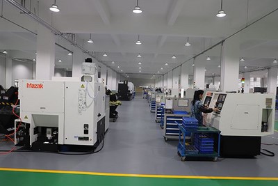 High-precision machining center
